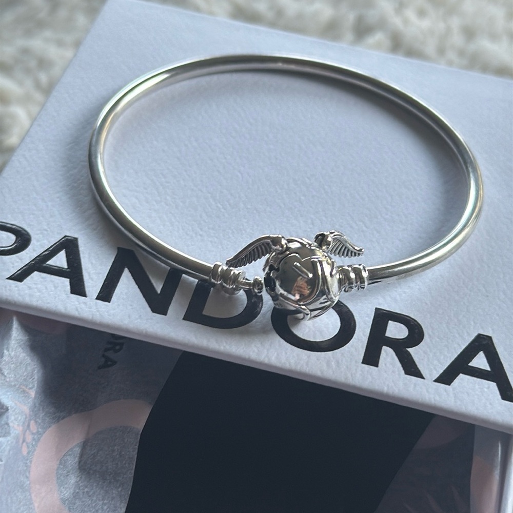 Authentic Pandora x Harry Potter Bangle - Snitch Clasp | Used - sterling silver